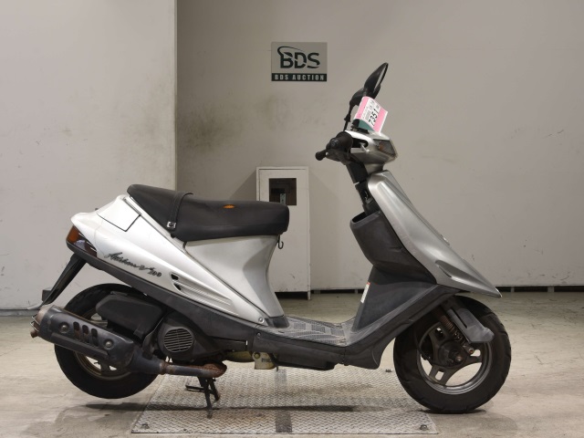 Suzuki ADDRESS V100
