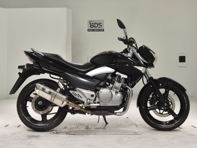 Suzuki GSR250