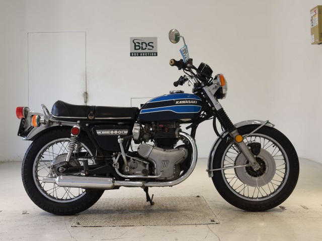 Kawasaki W3 1975