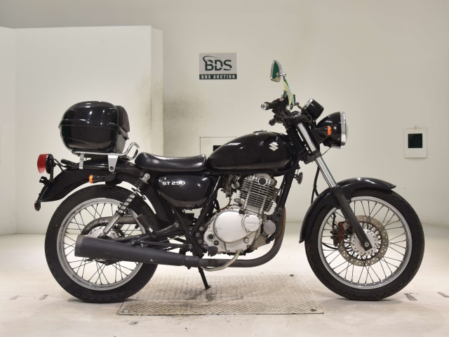 Suzuki ST250