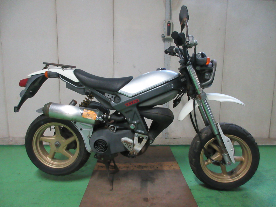 Suzuki TR110S