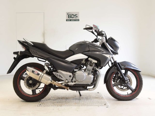Suzuki GSR250