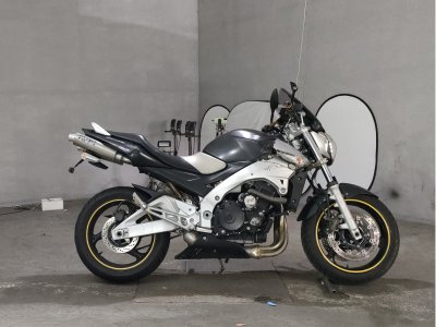 Suzuki GSR400 2006