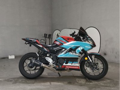 Yamaha YZF-R25 2021