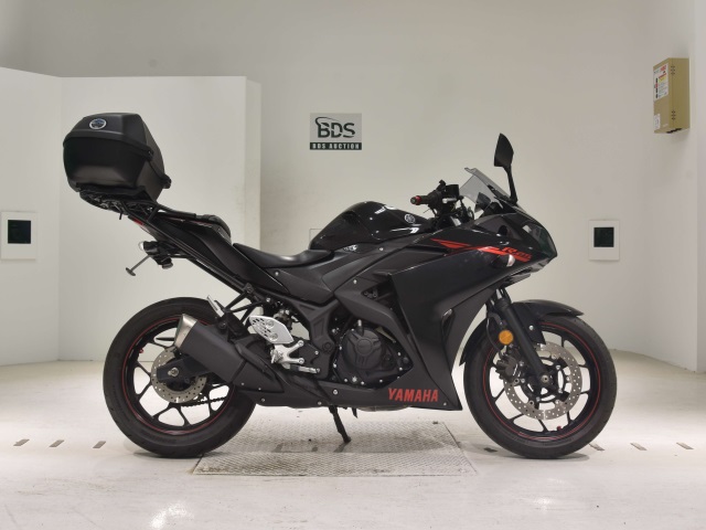Yamaha YZF-R25 2015