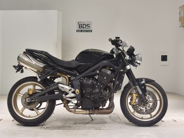 Triumph STREET TRIPLE R 2011
