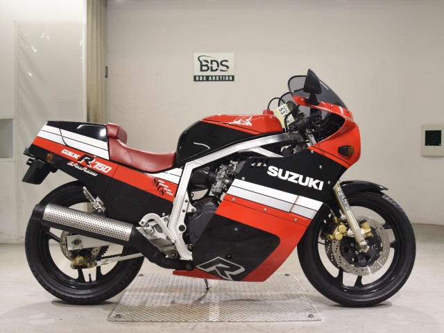 Suzuki GSX-R750 1985