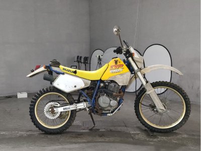 Suzuki DR250S