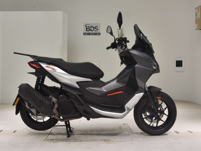 Aprilia SR GT200 2022