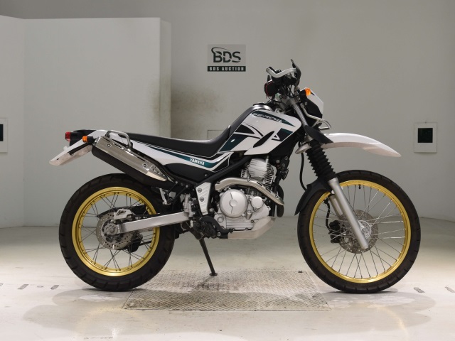 Yamaha SEROW XT250 2016