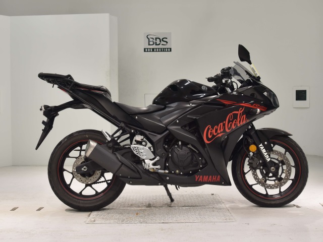Yamaha YZF-R25 2015
