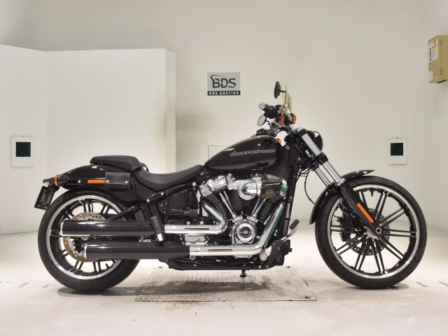 HD BREAKOUT FXBRS1870 2018