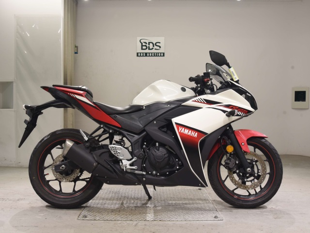 Yamaha YZF-R25 2015