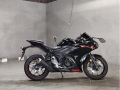 Yamaha YZF-R25 2015