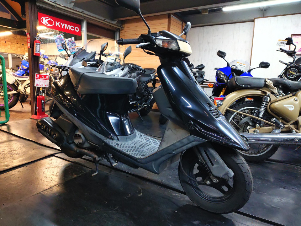 Suzuki ADDRESS V100