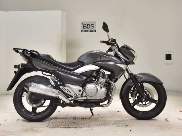 Suzuki GSR250