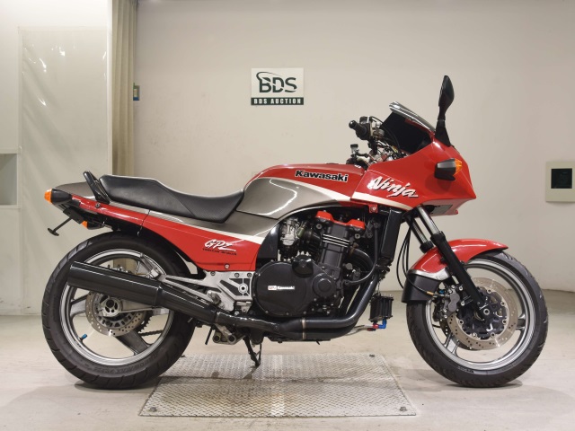 Kawasaki GPZ900R 1998