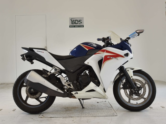 Honda CBR250R 2011