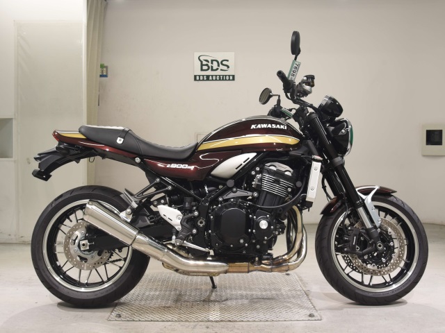Kawasaki Z900RS 2025