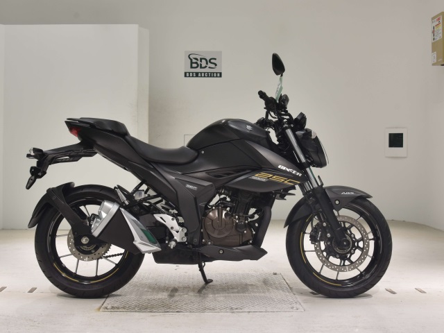 Suzuki GIXXER250