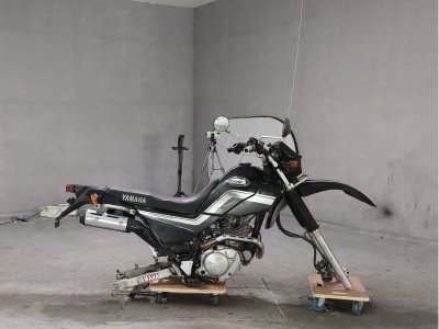 Yamaha SEROW XT225
