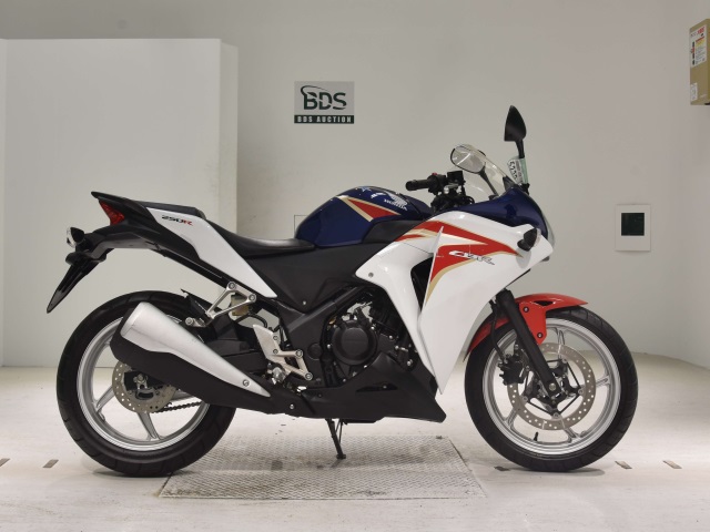 Honda CBR250R 2011