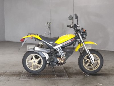 Suzuki STREET MAGIC