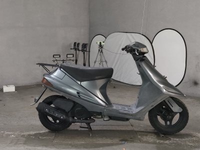 Suzuki ADDRESS V100
