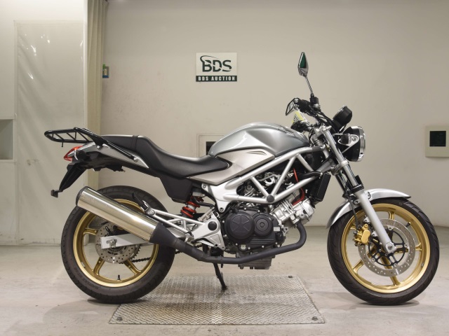 Honda VTR250 2011
