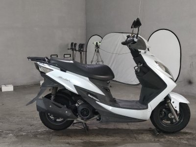 Suzuki SWISH