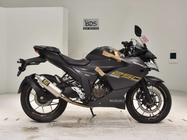 Suzuki GIXXER250SF