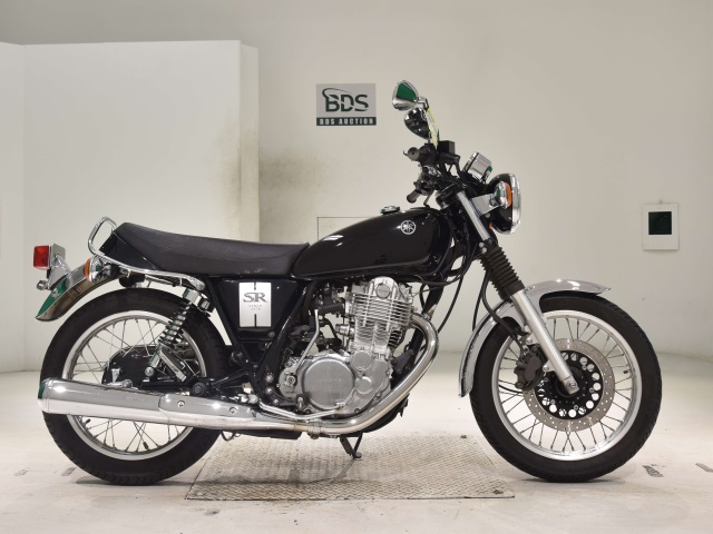 Yamaha SR400 2019