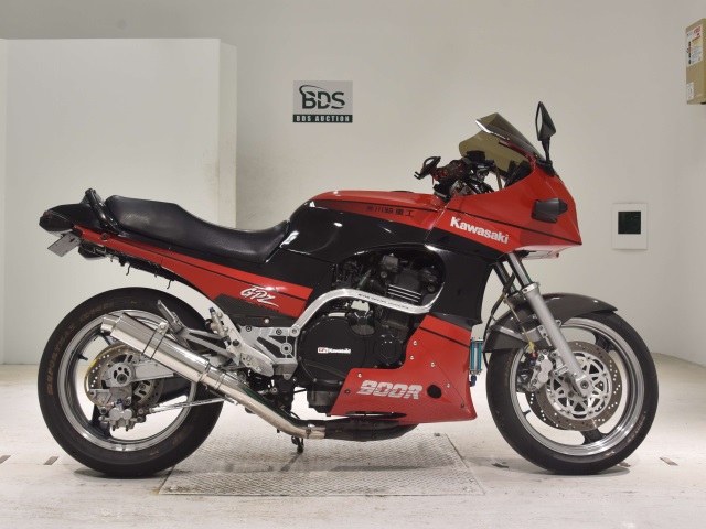 Kawasaki GPZ900R 1991