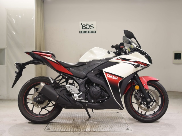Yamaha YZF-R25 2015