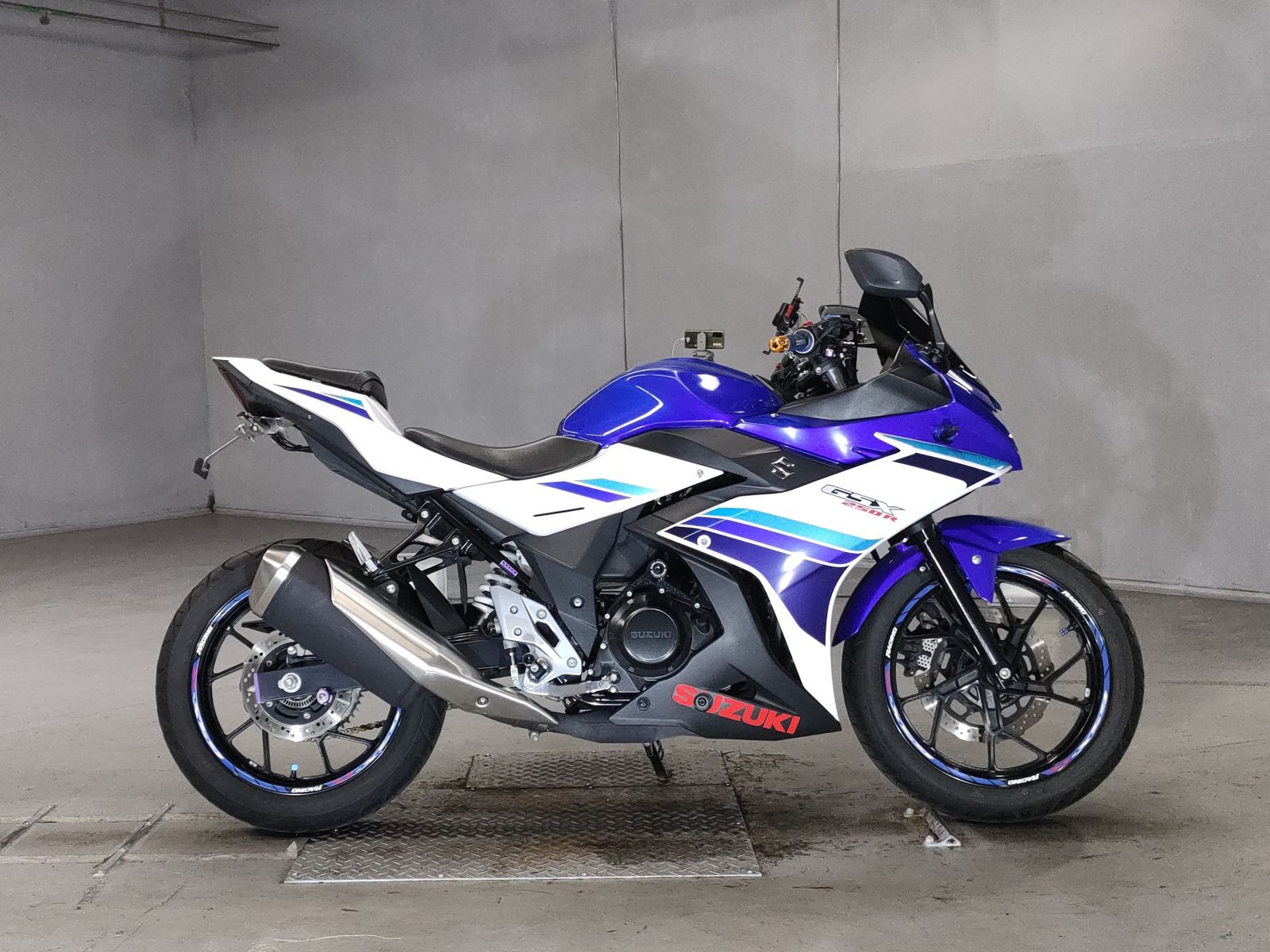 Suzuki GSX250R