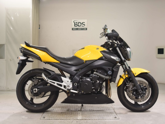 Suzuki GSR400A 2014