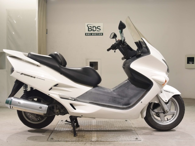 Honda FORZA 2000