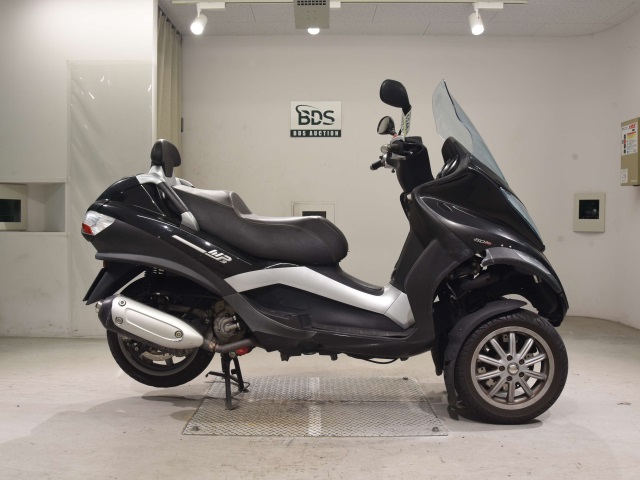 Piaggio MP3 250