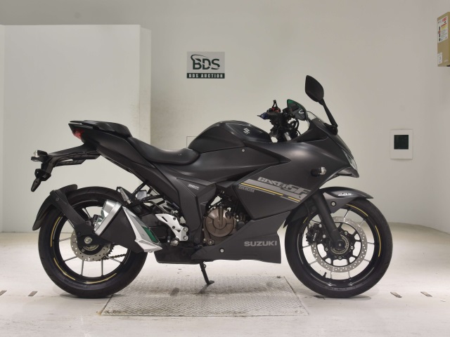 Suzuki GIXXER250SF