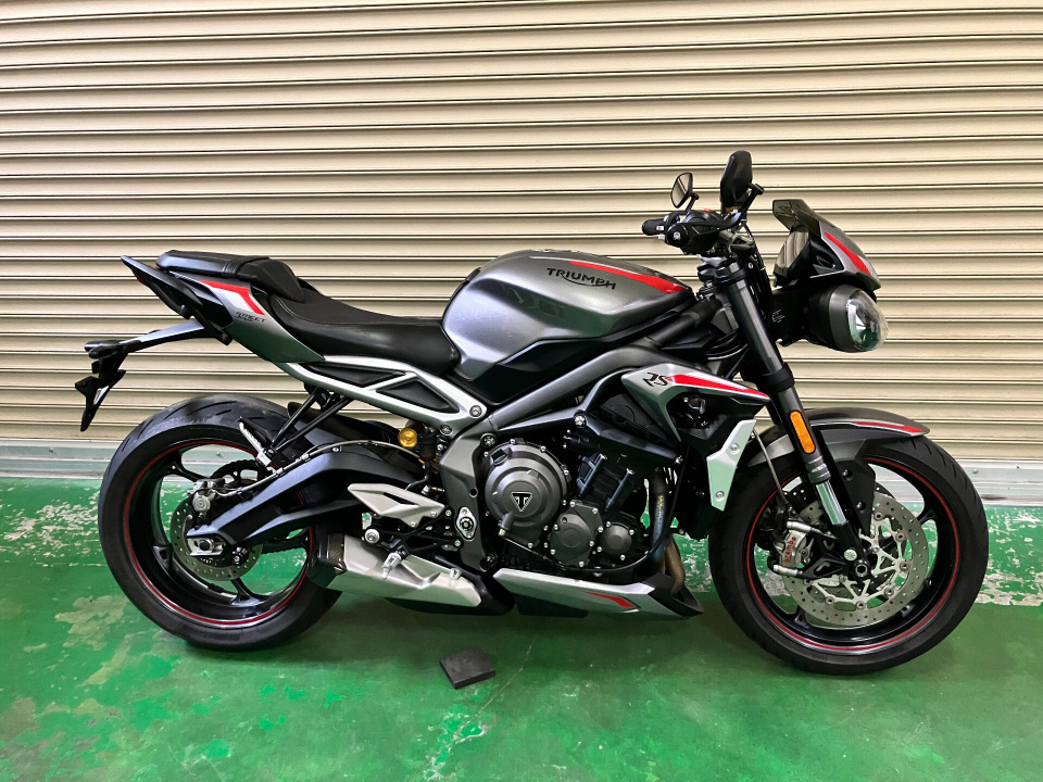 Triumph STREET TRIPLE R