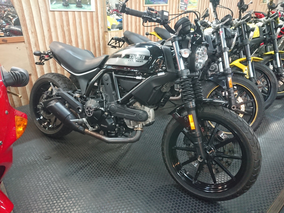 Ducati ﾄﾞｶﾃｨｽｸﾗﾝﾌﾞﾗSIXTY2 2016