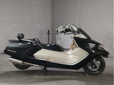 Yamaha MAGZAM 2005