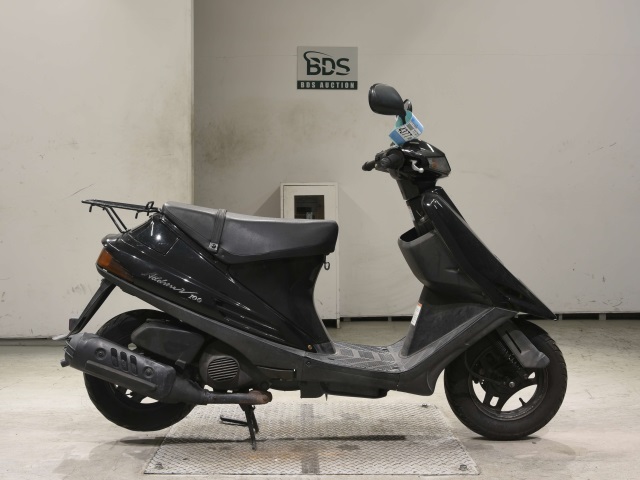 Suzuki ADDRESS V100