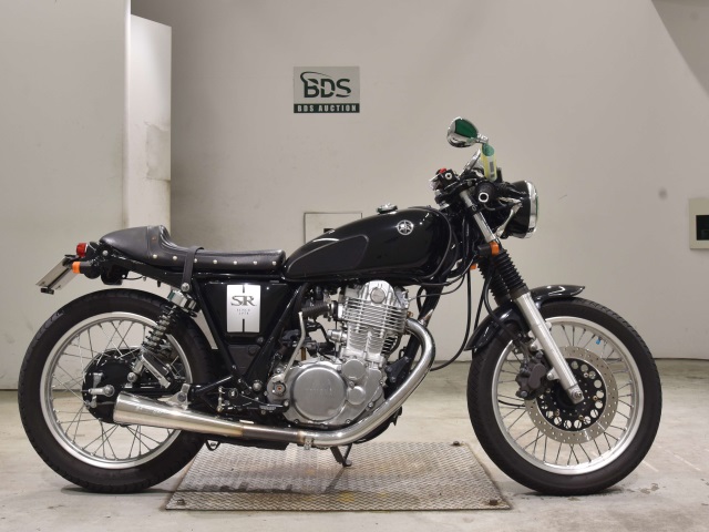 Yamaha SR400 2018