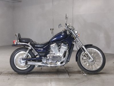 Suzuki INTRUDER 750
