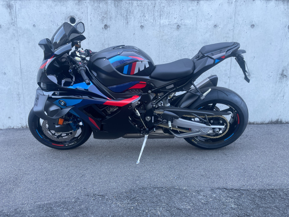 BMW M1000RR 2025