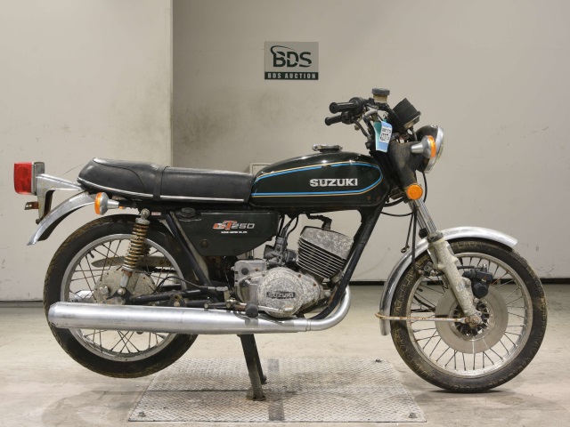 Suzuki GT250