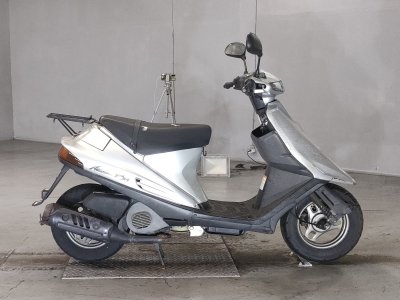 Suzuki ADDRESS V100