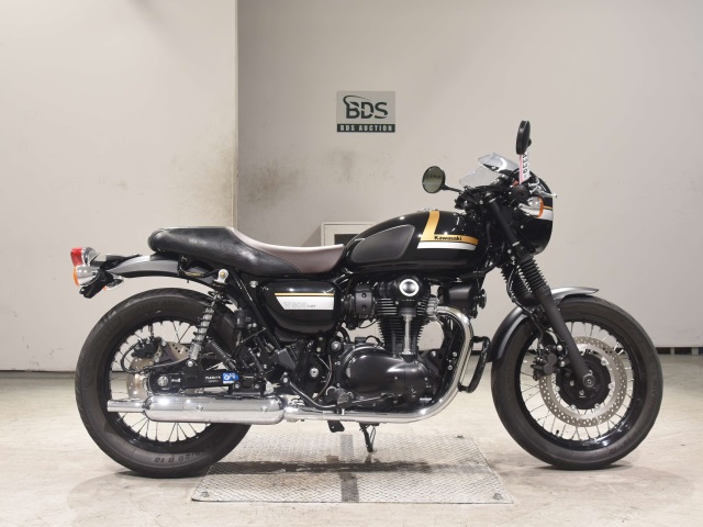 Kawasaki W800 2022