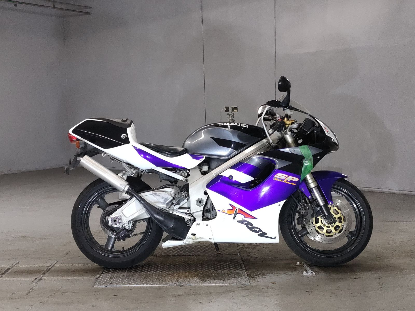 Suzuki RGV250 1996